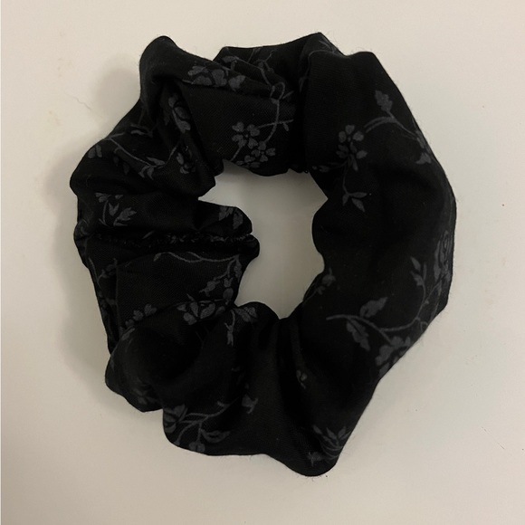 $4 Add-On New Hair Scrunchie Handmade Ponytail Elastic Hair Accessory Black - Picture 1 of 1